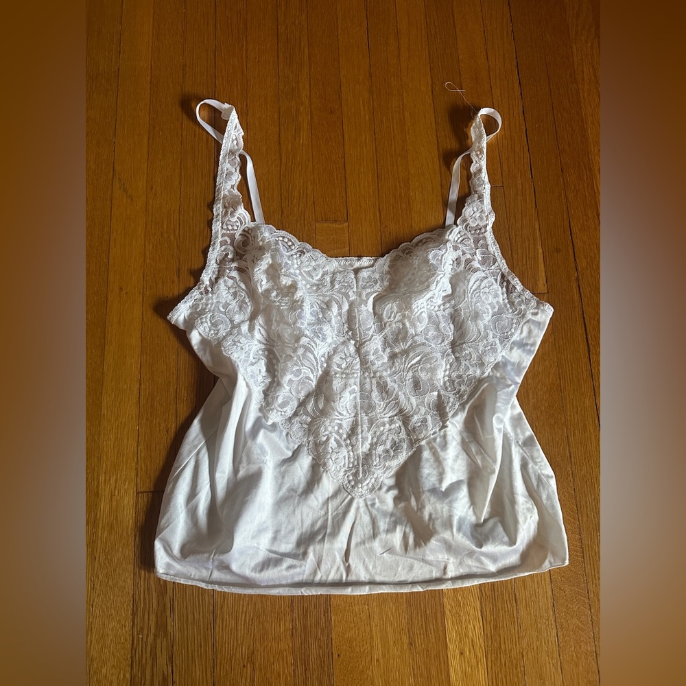 Vtg Vanity Fair Lace Front Camisole, Size 38 (modern L)